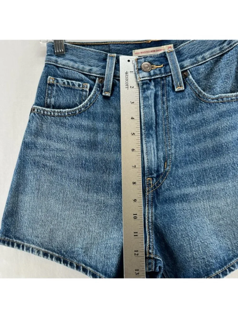 Levi's High Waisted Mom Shorts Womens 25 Zip Fly Pockets Medium Wash Denim Blue